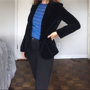 Blue 80’s knit sweater 💙💛